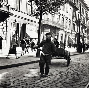 ROMAN VISHNIAC (1897-1990) A selection of six street scenes and portraits depicting Jewish life in Poland.